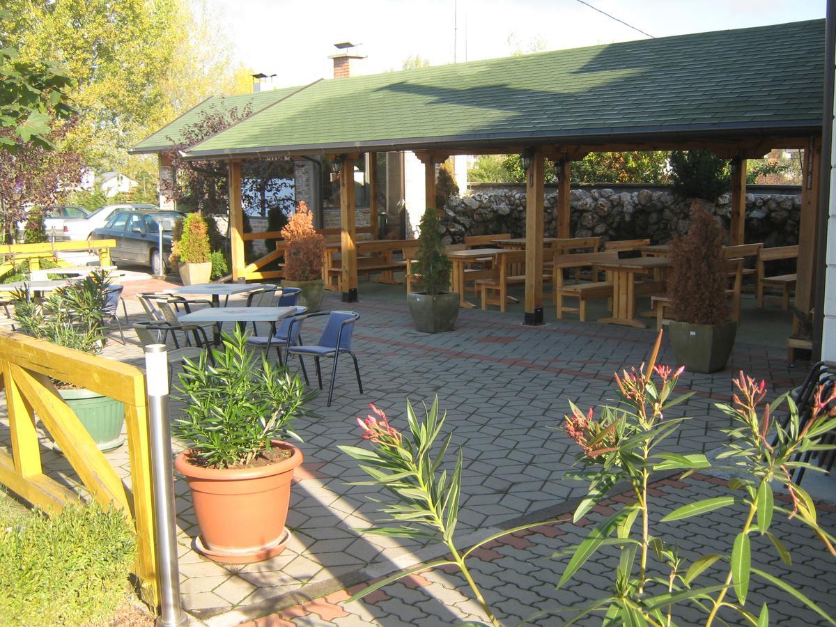 Pansion Kamin Lukavica Exterior foto